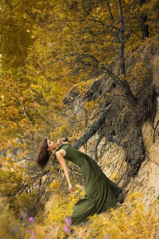 платье, осень, сосны Оля фото превью