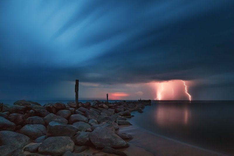 туя., ночь., гроза. снято 3.08.2012 22:31 f18 129sek iso 250 Туя. Ночь. Гроза. фото превью