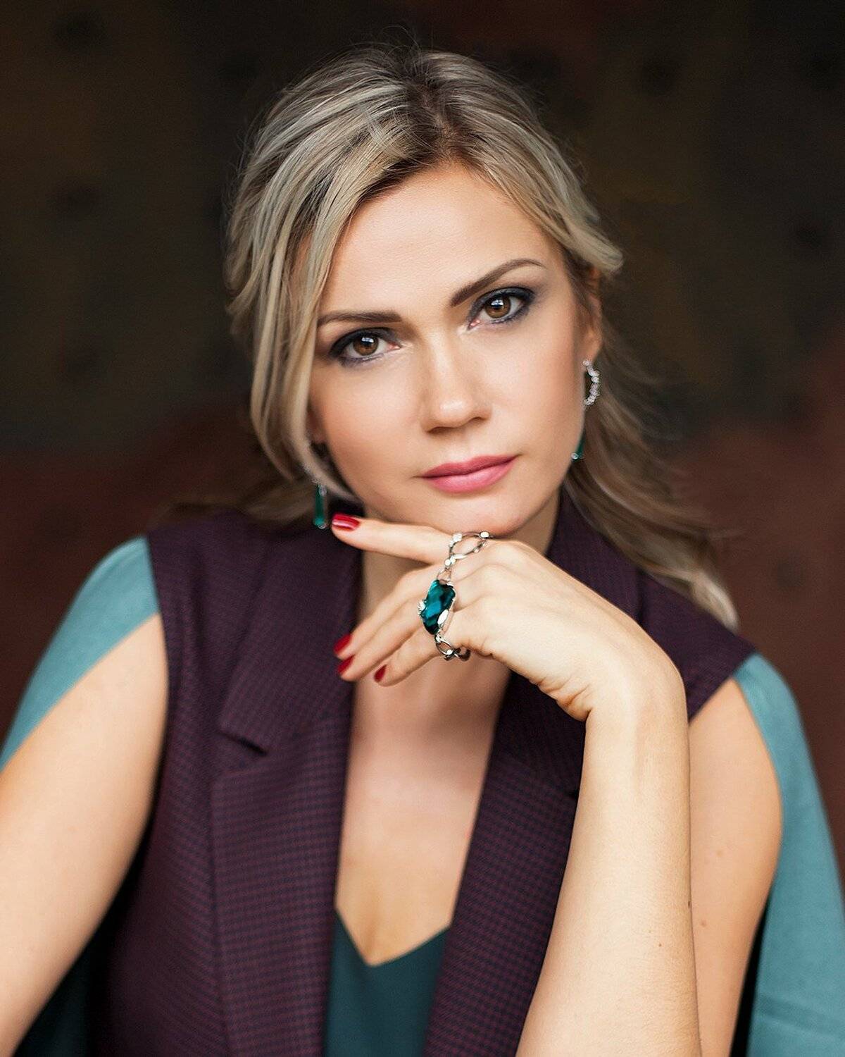 женский портрет, шикарная, красотка. девушка, фэшн, pretty woman, fashion, adult, lips, portrait, girl, attractive, pretty, model, hair, beautiful, natural, female, smile, beauty, studio, lady, elegance, glamour, curly, elegant,, Мелана Романова