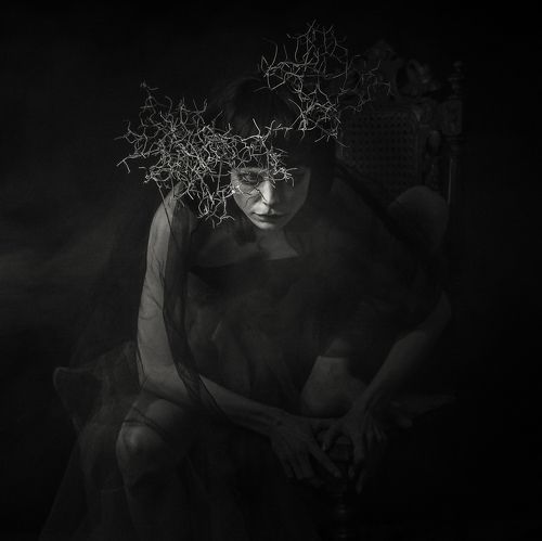 Awakened in the world of dreams