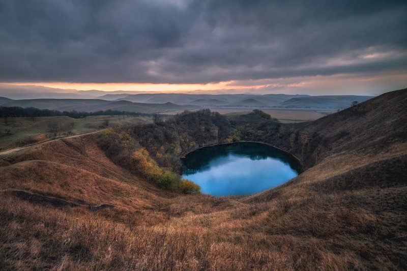 Шадхурей-бездонное синее озеро фото превью