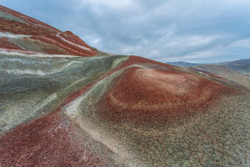 Геометрия красного фото превью