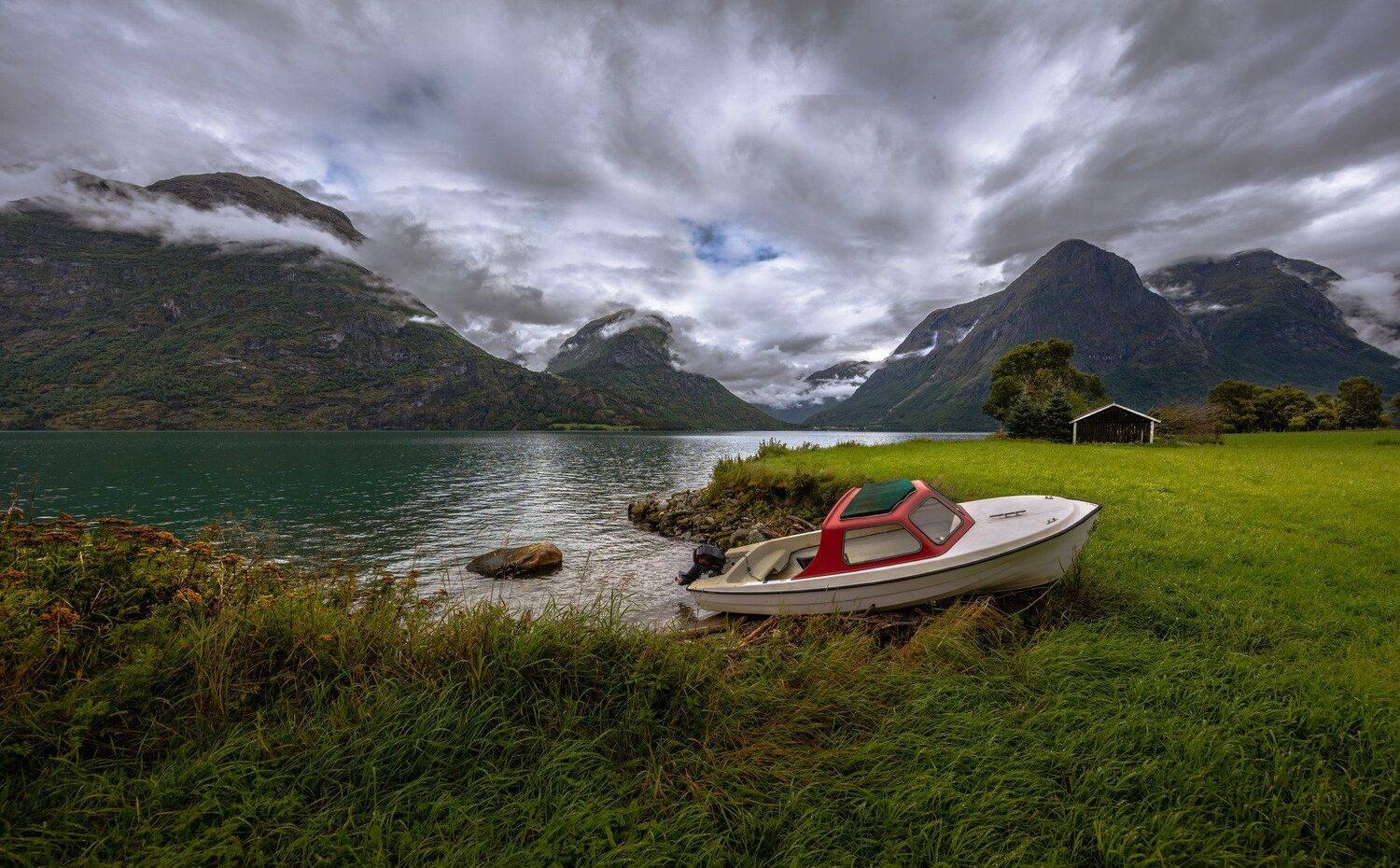 лодка, фьорд, домик, озеро, облака, гейрангер, норвегия,,  Marat Max (Марат Макс)