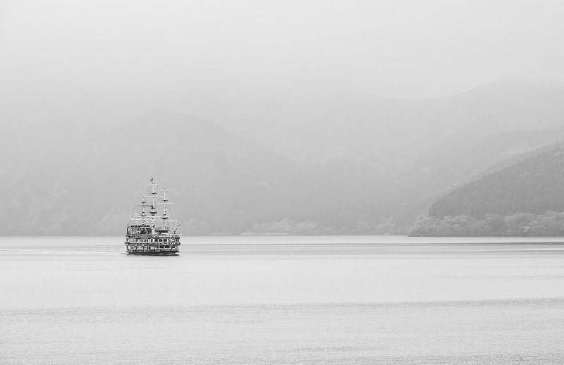 My black and white Hakone фото превью