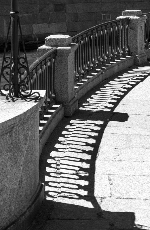 город, петербург, чёрно-белое фото, чёрно-белый мир,тени, набережные санкт-петербурга Ажурные тени Петербурга фото превью