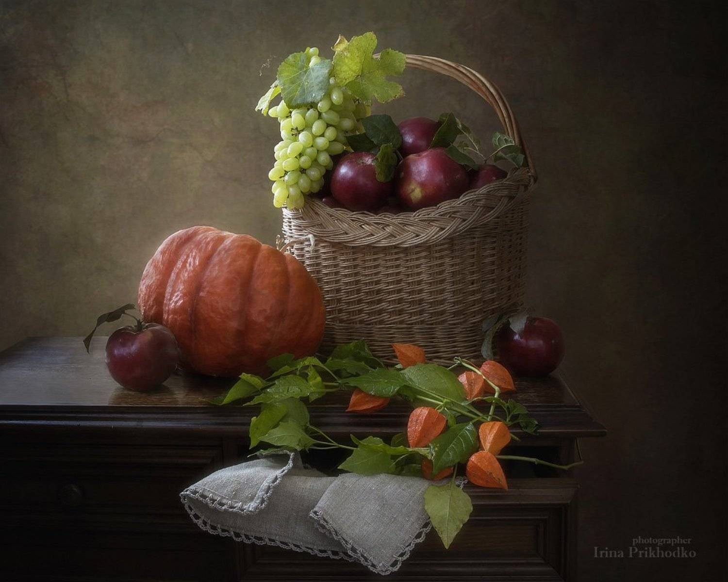 натюрморт, осень, урожай, тыква, корзина фруктов, физалис, Ирина Приходько