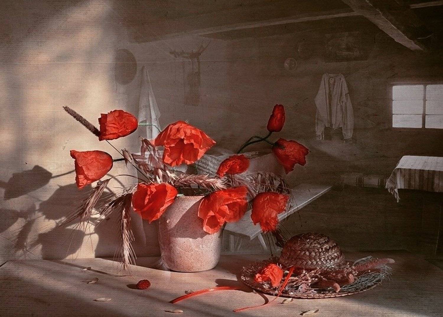 Натюрморт лето маки соломенная шляпка комната окно радость любовь , Eлена Шовкопляс