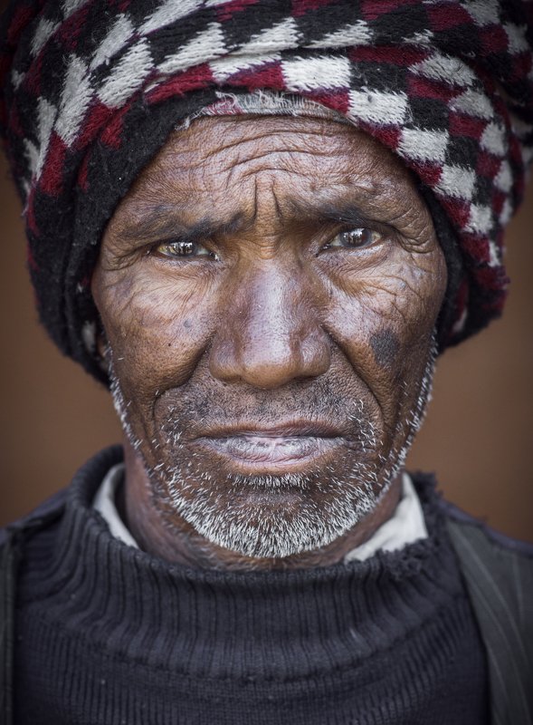 portrait, people, old, urban, man, india, asia, village, kathmandu, nepal, poor, asian, worker, indian, poverty, social, smith, caste, bhaktapur, blacksmith Nepalese blacksmith is the lowest caste in Nepal. Close-up portrait фото превью