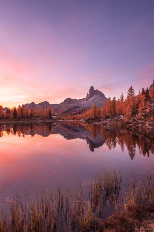 италия доломиты альпы горы озеро рассвет dolomites italy mountains lake water Сумасшедший рассвет в Доломитах фото превью