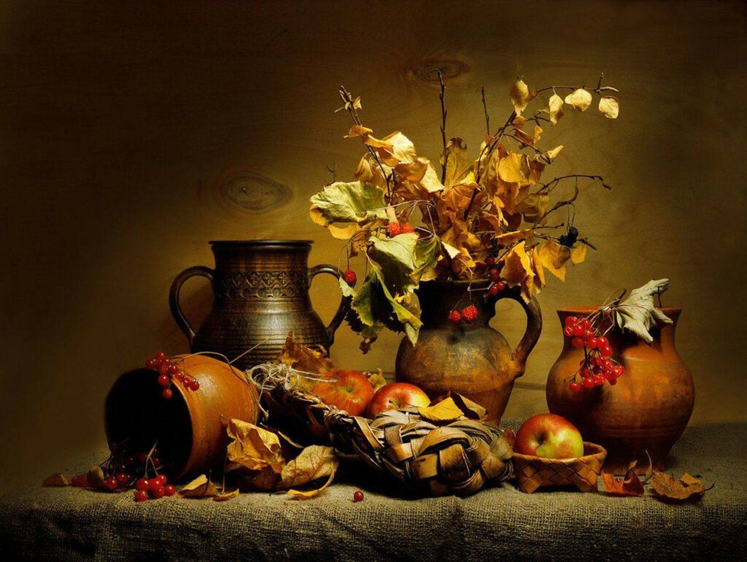 still life, натюрморт,фото натюрморт, листья берёзы,клёна, калина, керамика, яблоки, лапоть, лыко, Колова Валентина