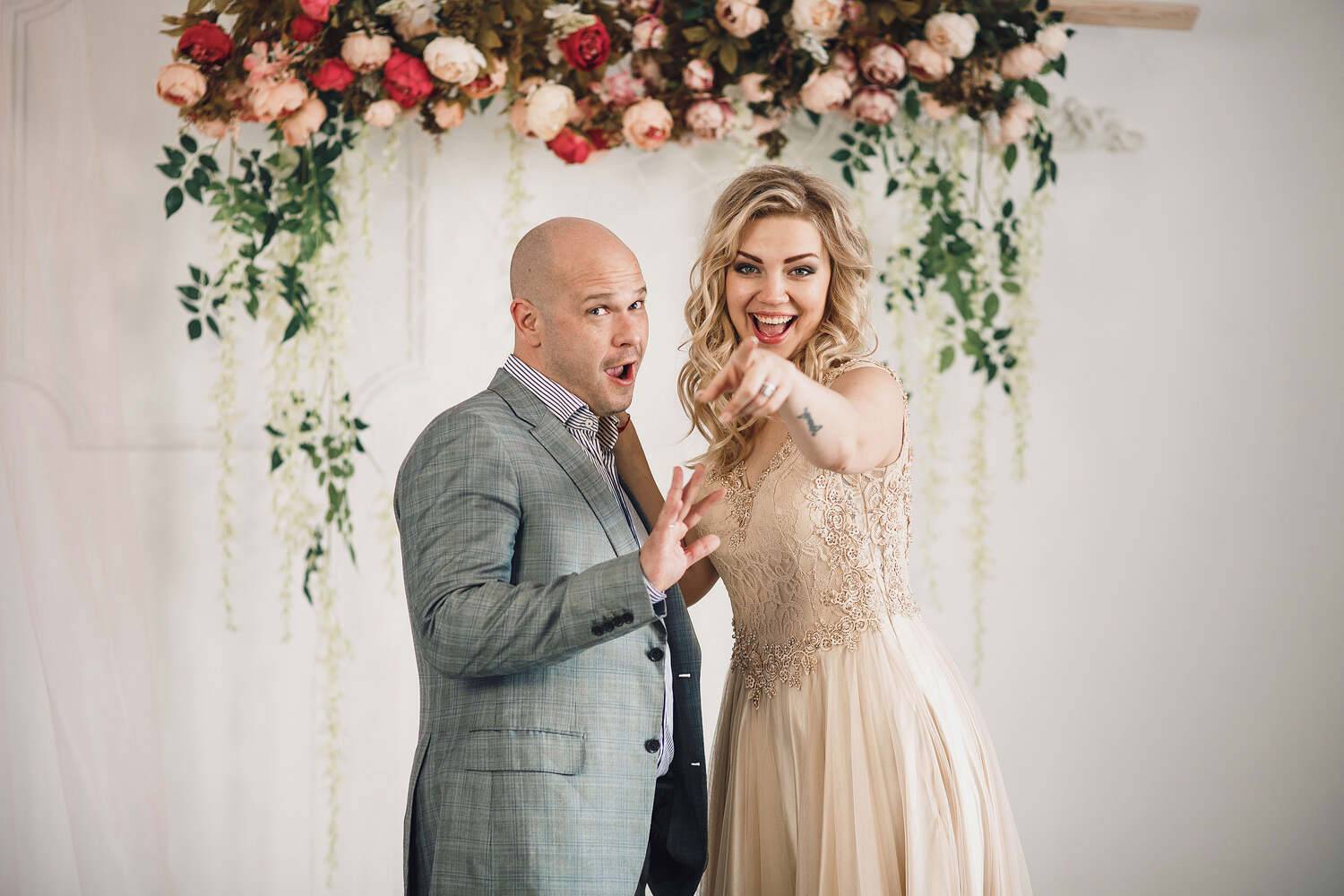 свадьба, свадебная фотосессия,  невеста, жених, свадебный букет, свадебное платье, счастье, любовь, портрет, эмоции, студия, Владимир Васильев