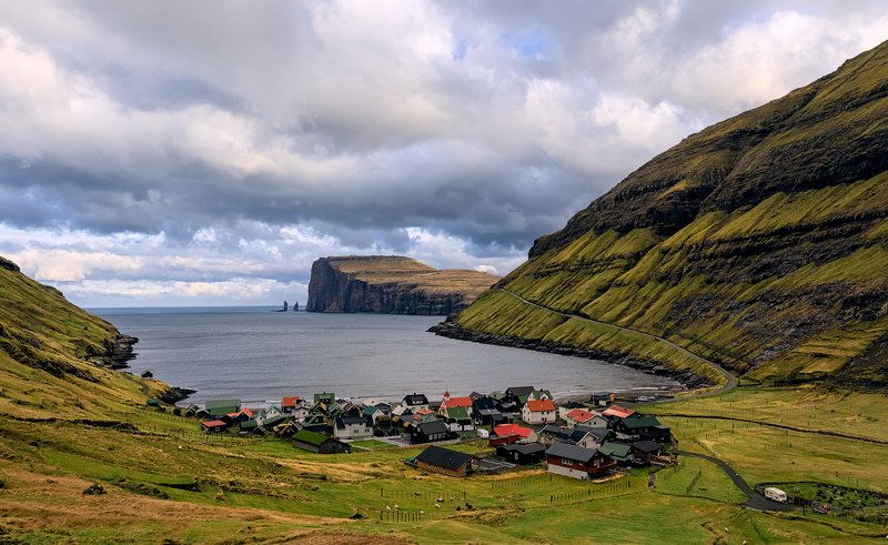 streymoy, faroe islands, saksun, lagoon, lake, coastline, seashore, ocean, atlantic ocean, mountain, hill, grass, field Tjørnuvík, the northernmost village on Streymoy island. Faroe islands фото превью