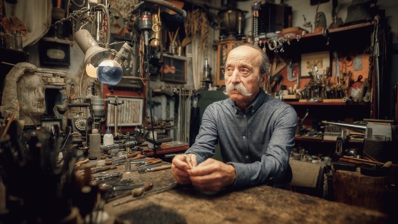 мужчина, портрет, взгляд, усы, мастер, профессионал, дело, художник Мастер фото превью