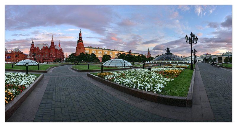 кремль, манежная площадь, москва, фонтан, закат на Манежной площади фото превью