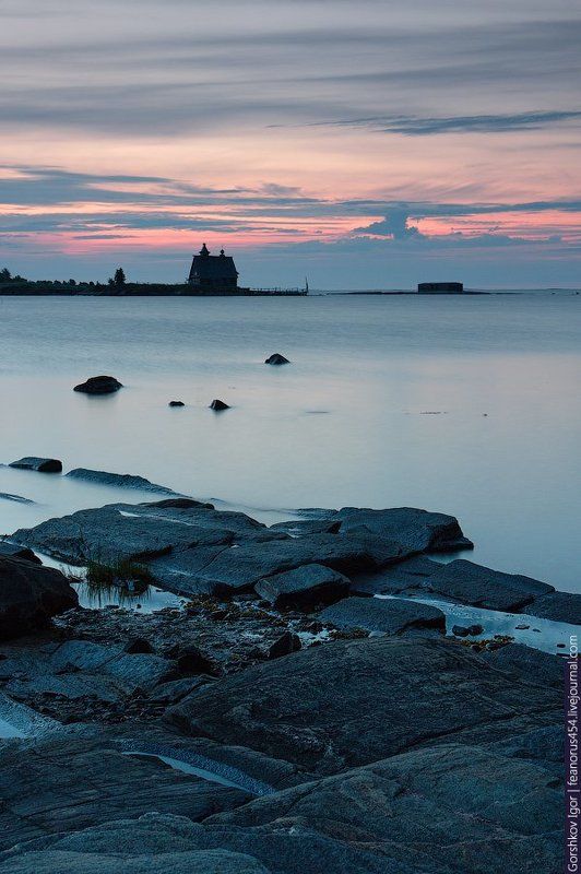 белое,море,кемь,рабочеостровск,ночь,камни,церковь,лето Летняя ночь на берегу Белого моря фото превью