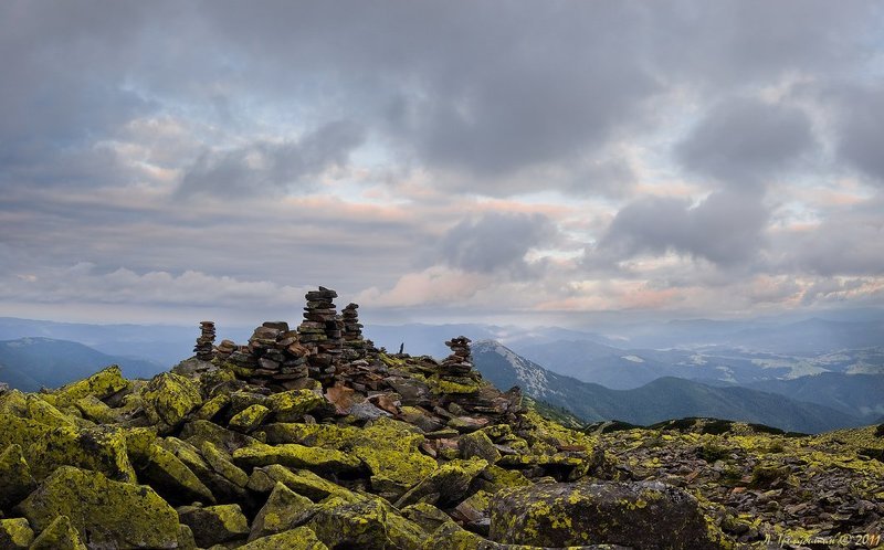 карпаты, горы, вечер, синяк, хомяк, горганы, камни Карпатский Стоунхендж фото превью