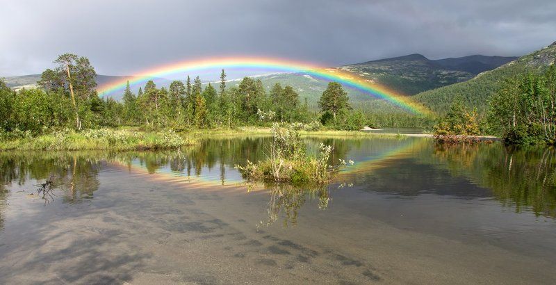 мурманская область, кольский полуостров, хибины, озеро гольцовое, радуга Яркие краски севера. фото превью