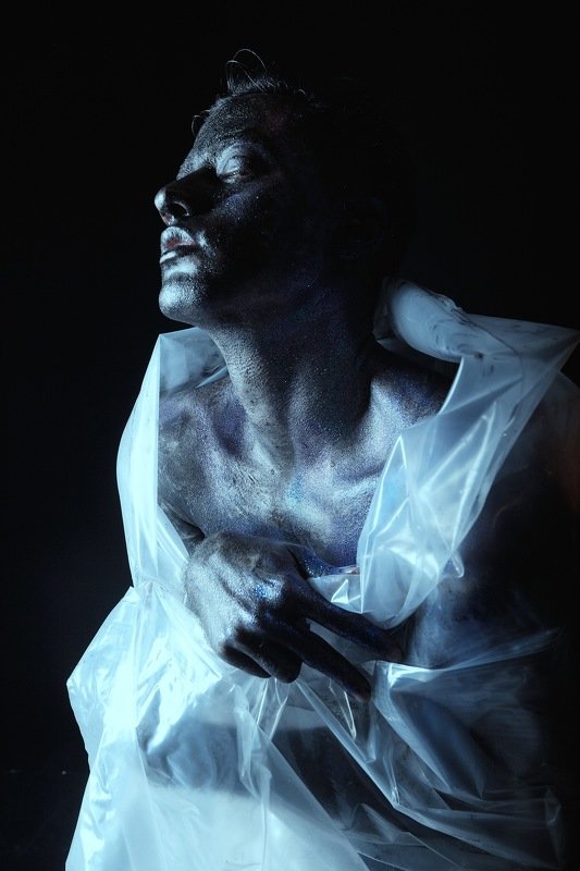 Мужская съемка, Космос, космическая съемка, space, surrealism, сюрреализм, сюрреалистичная фотография, идеи для фотосессии, необычные фотографии, fashion editorial Space birth фото превью