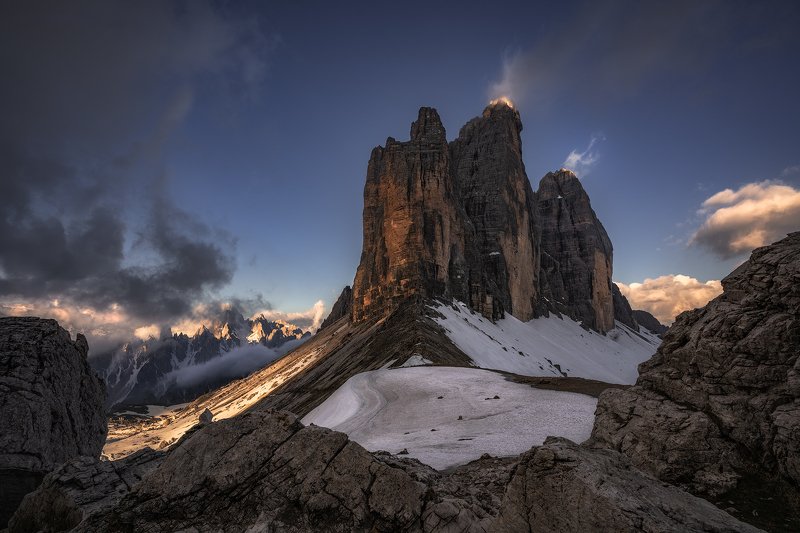 alps, Awakening, Beauty, Chalk Stone, Cliffs, Clouds, Dolomites, fog, foggy, hiking, Italy, Klimbing, mist, Misty, morning, Morning Glow, Mountain Range, Mountain Top, Mountaineers, mountains, nature, outdoors, Pinnacles, Rocks, scenic, Snow, snow-capped, Fire and Ice фото превью