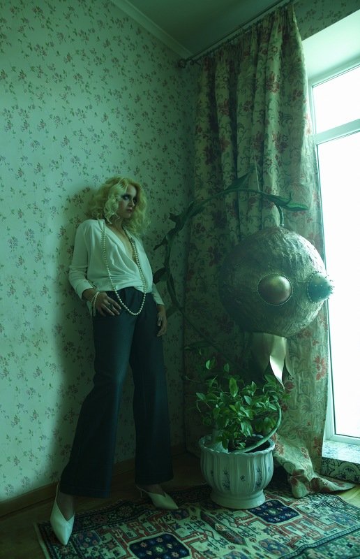 Женский портрет, яркий макияж, Космос, космическая съемка, space, surrealism, сюрреализм, сюрреалистичная фотография, идеи для фотосессии, необычные фотографии, fashion editorial  фото превью