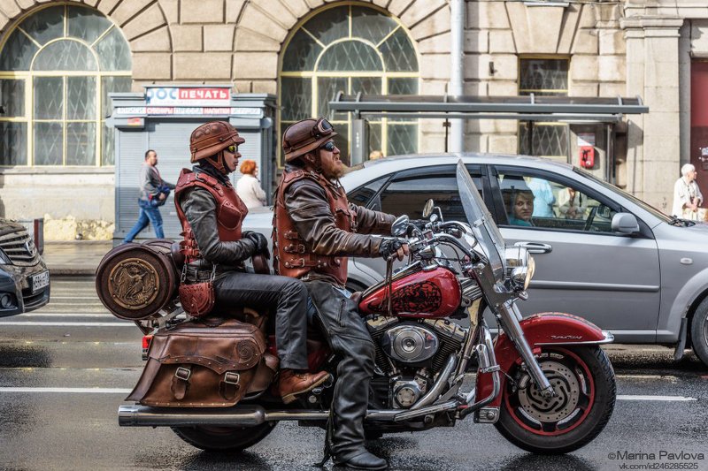город, петербург, невский проспект, стрит, стритфото, репортаж, люди, байкеры, уличный портрет Встреча параллельных миров...Невский проспект фото превью