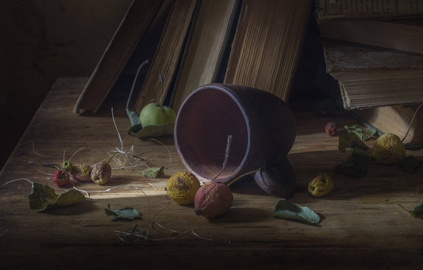 натюрморт,книги,яблоки,кружка, Елена Рубинская