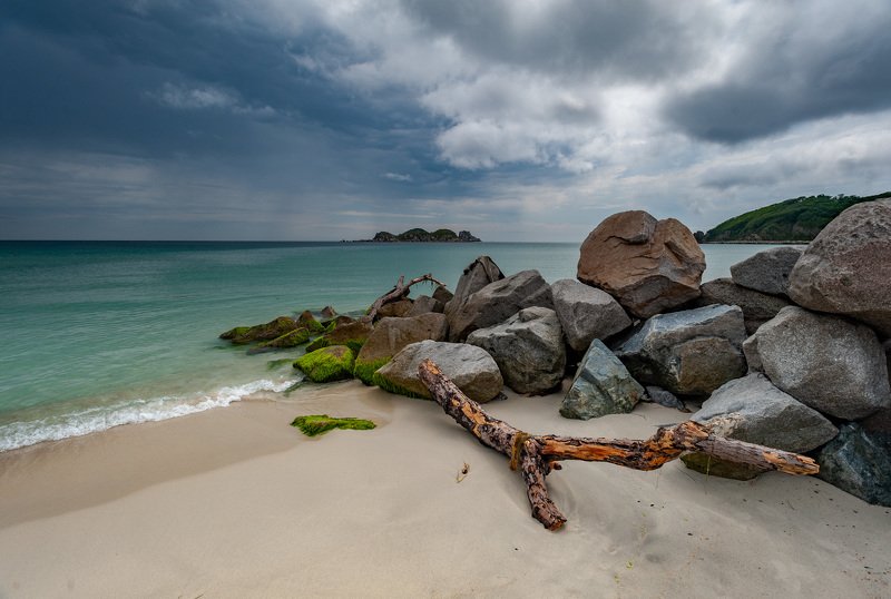 Sea, Beach, Nature, Coastline, Rock - Object, Cloud - Sky, Sky, Landscape, Sand, Outdoors, Summer, Scenics, Island, Water, Blue, No People, Seascape, Cloudscape, Vacations, Beauty In Nature В ожидании шторма фото превью
