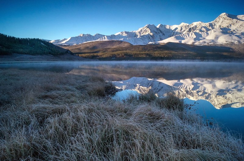 природа  алтай  горы пейзаж путешествие осень тени северо-чуйский хребет отражение озеро джангысколь Одним морозным утром... фото превью