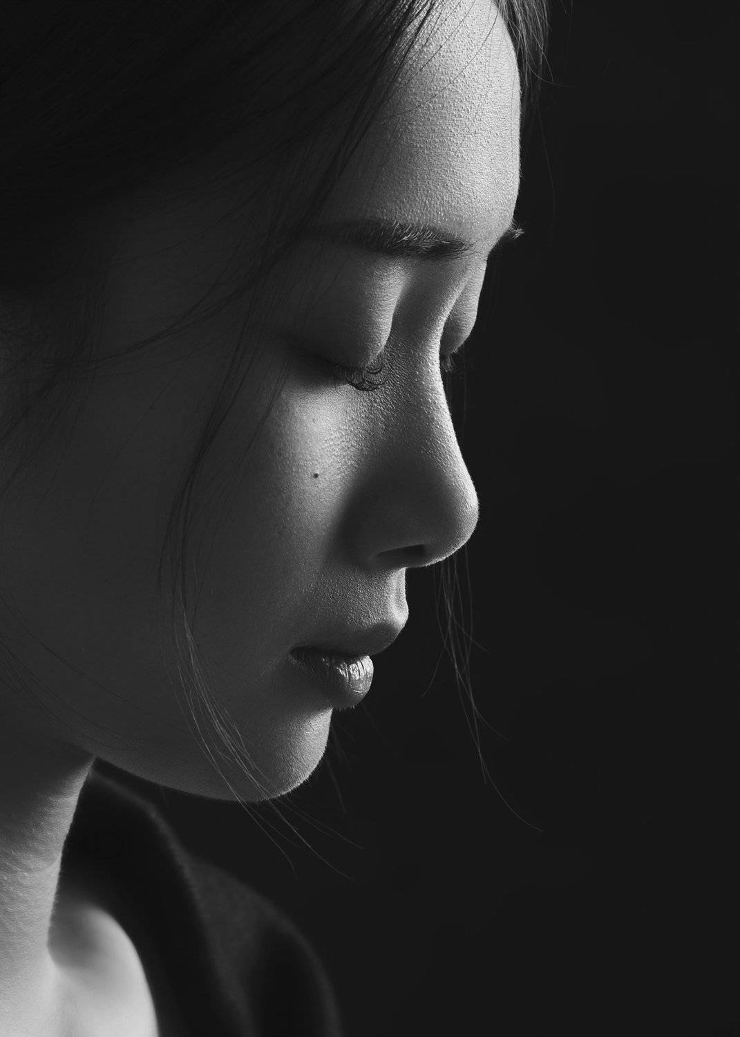 portrait, people, face, studio, dark, light, asian, vietnam, vietnamese, young, attractive, female, girl, black and white, bw, Hoang Viet Nguyen