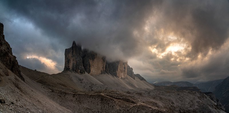 Между двух стихий фото превью