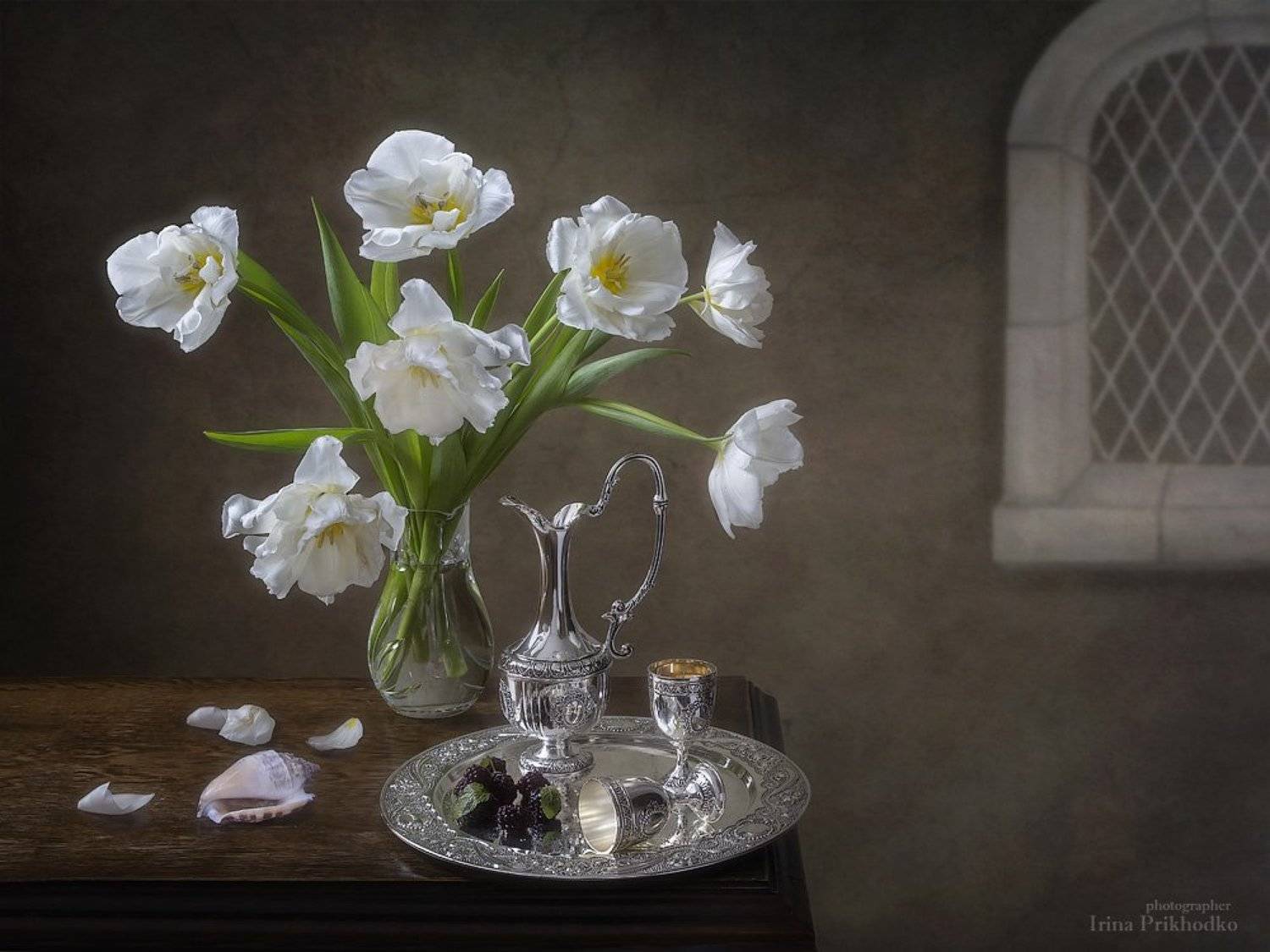 натюрморт, тюльпаны, букет, серебряная посуда, винтажный, Ирина Приходько