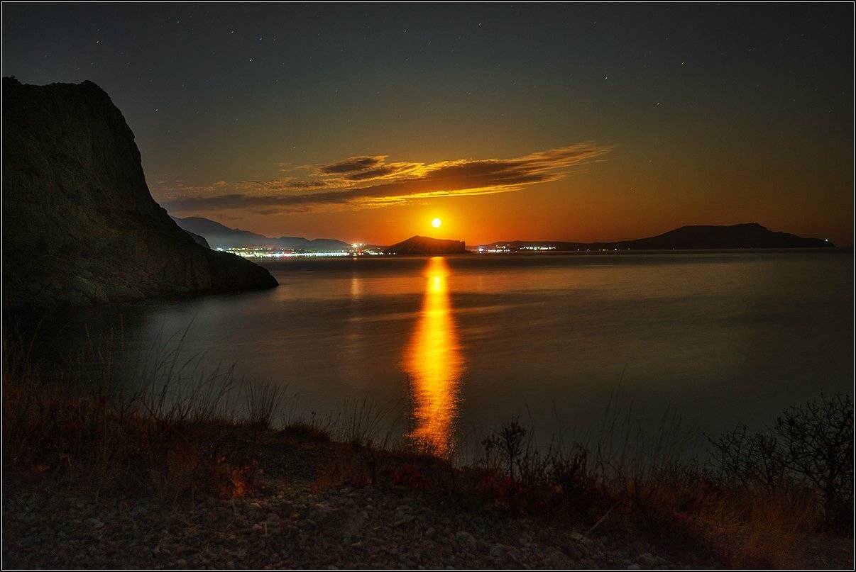 крым, новый свет, вечер, луна, дорожка, море, АНАТОЛИЙ ДОВЫДЕНКО