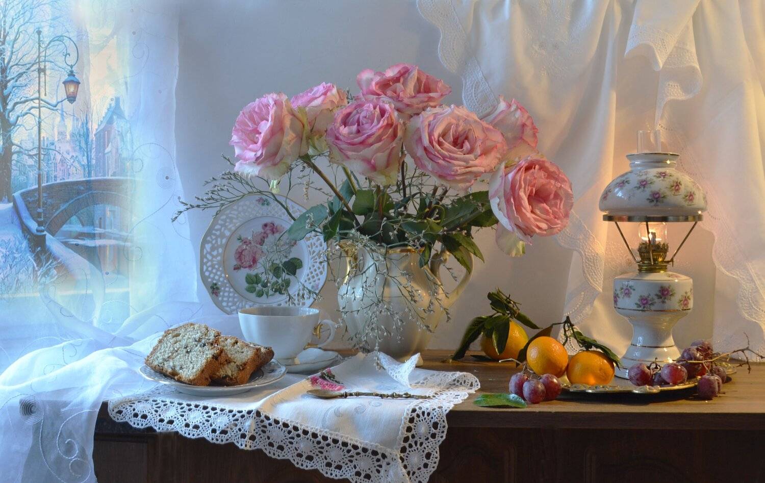 still life, натюрморт, цветы,розы, натюрморт, настольная лампа, мандарины, зима, декабрь, виноград, вечер, цветы,, Колова Валентина