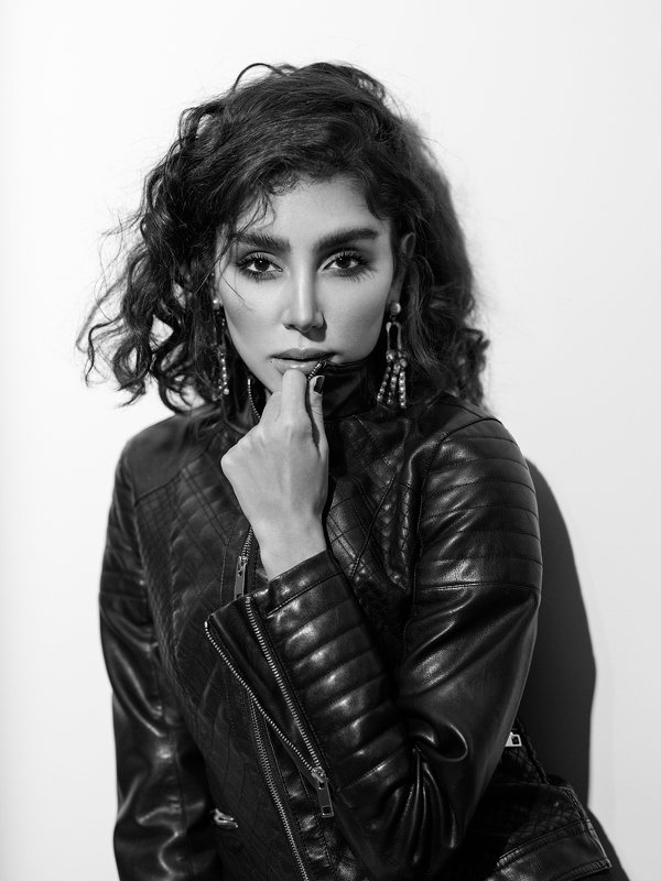 portrait, black and white, face, eyes, look, studio, lighting, Parastoo фото превью