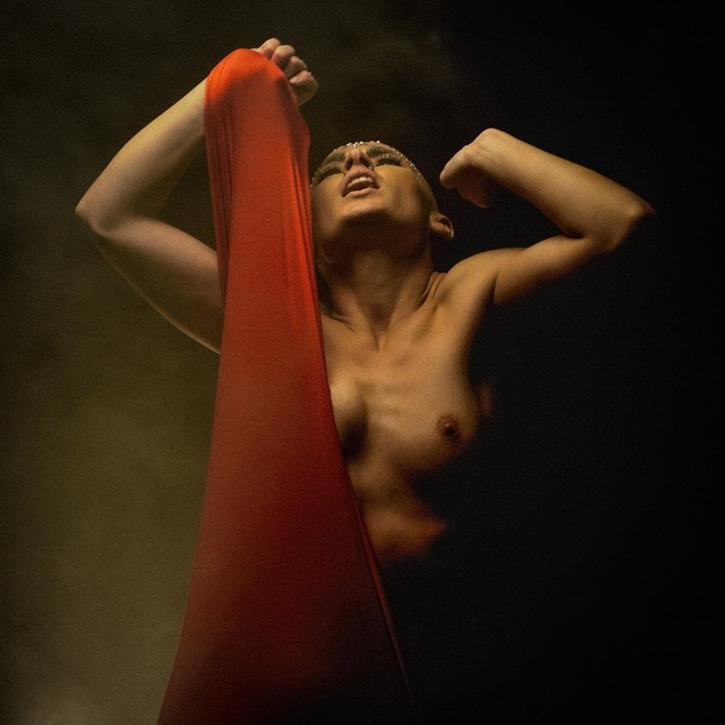 nude, tear, nudephotography, erotic, alexandrucrisan, red, soul, darkness, storyteller Tear me off фото превью