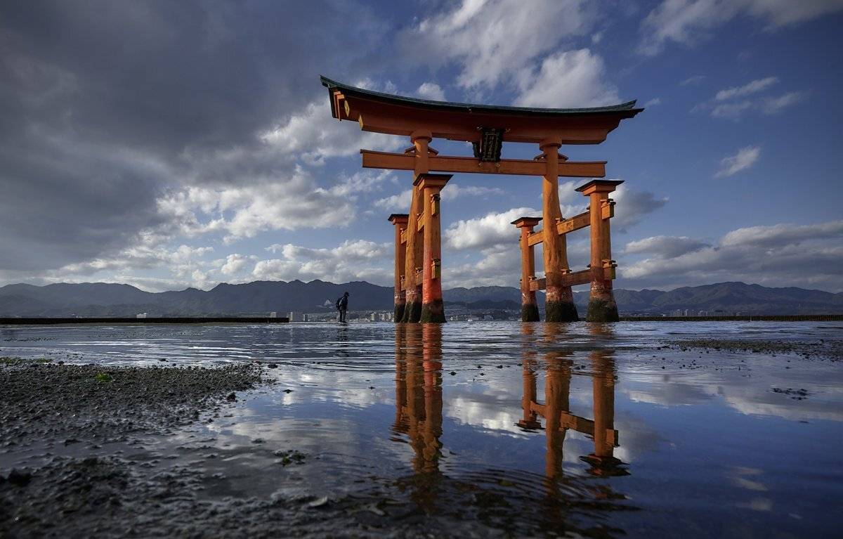 Тории Острова Миядзима, Boris Bekelman