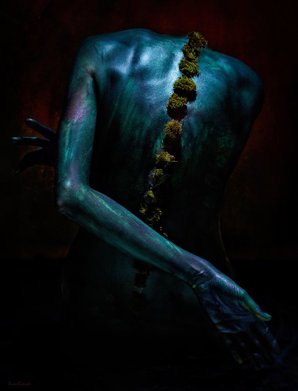 спина, мох, симбиоз, руки, позвоночник, страх, тело, ню Symbiosis II фото превью