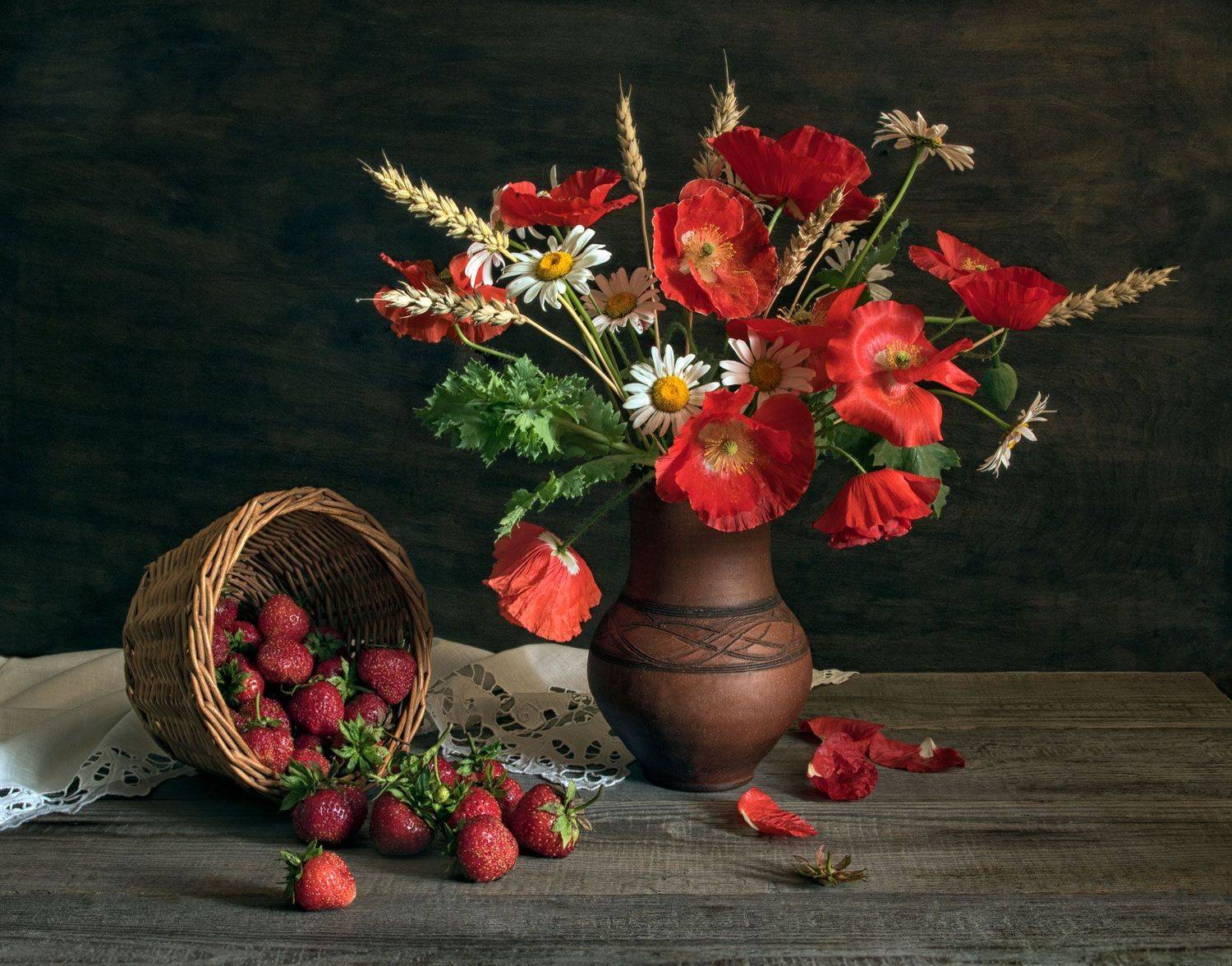 натюрморт, маки, ромашки, колосья, ягоды, клубника, салфетка, Вера Лопатина