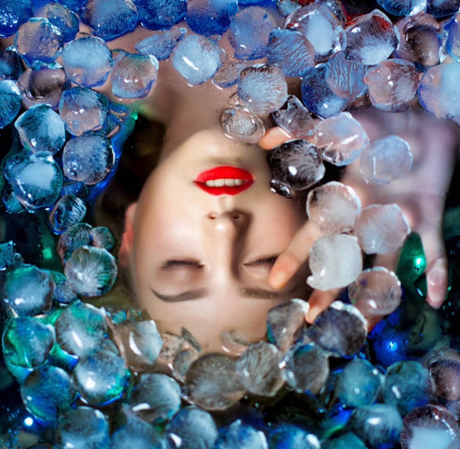 ice, winter, cold, water, underwater, art, portrait, girl, beautiful, color, blue, red, lake, mermaid, fairy tale,, Фомина Екатерина