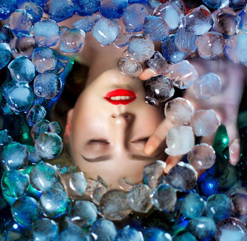 ice, winter, cold, water, underwater, art, portrait, girl, beautiful, color, blue, red, lake, mermaid, fairy tale, Ice фото превью