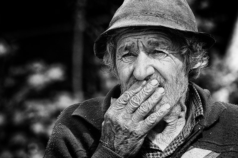 man, elderly, old, documentary, black and white, reportage Valeriu фото превью
