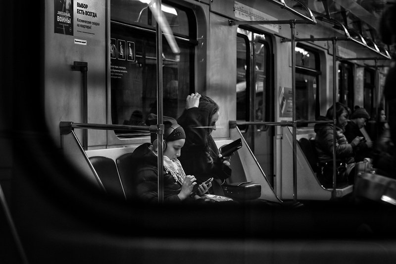 В метро фото превью