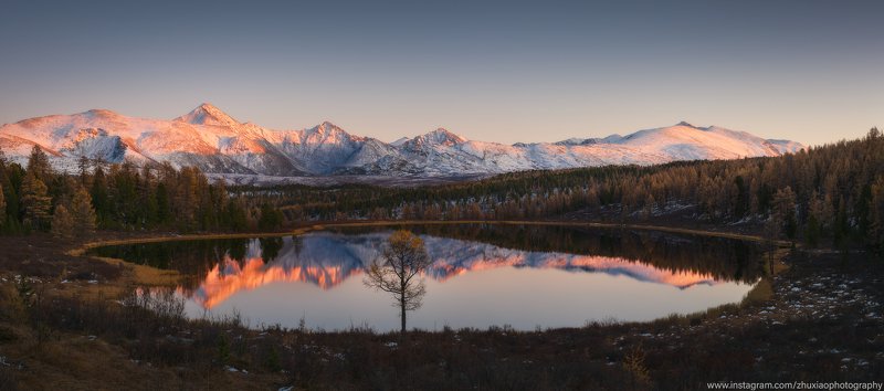 Красивое озеро фото превью