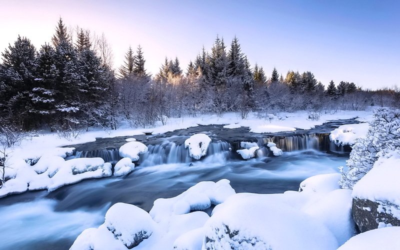 Река не замерзает фото превью