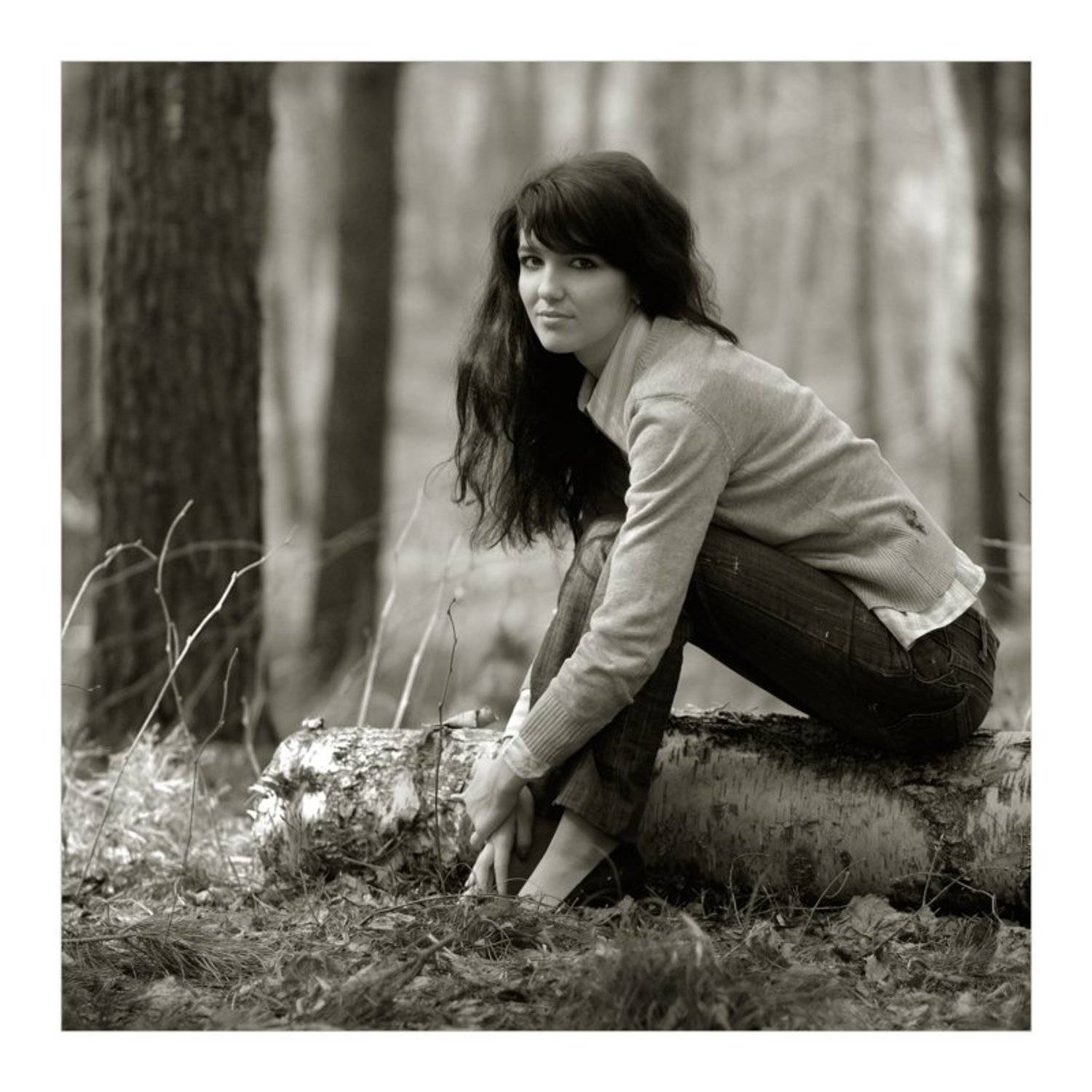 девушка, лес, бревно, Сергей Дужников