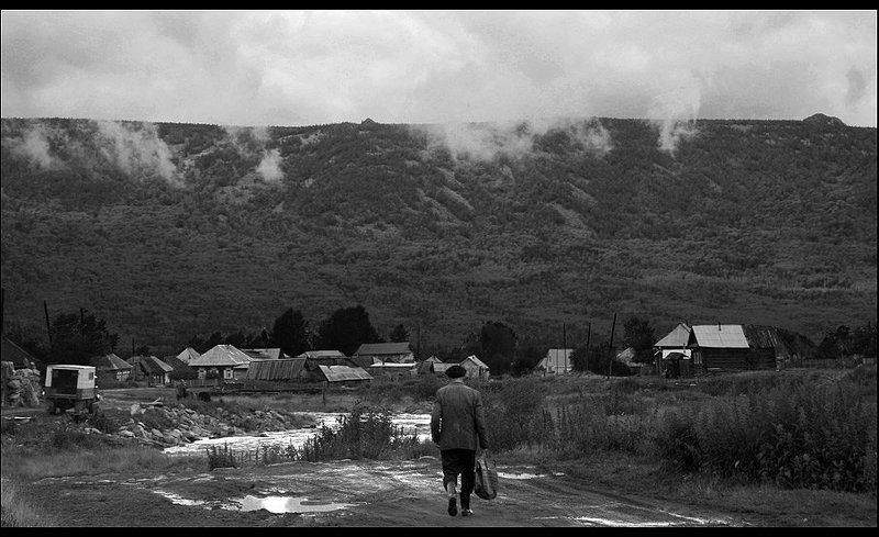 человек, деревня, гора домой ... фото превью