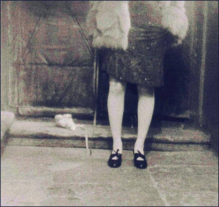 поли, Deep in Violet