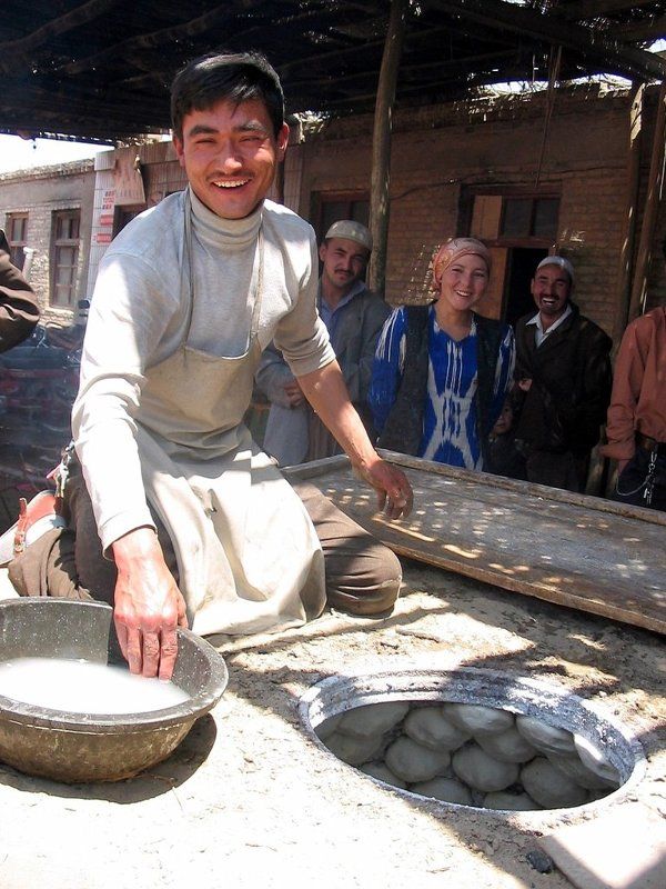 праздник, китай, лепешка в гостях у уйгура фото превью