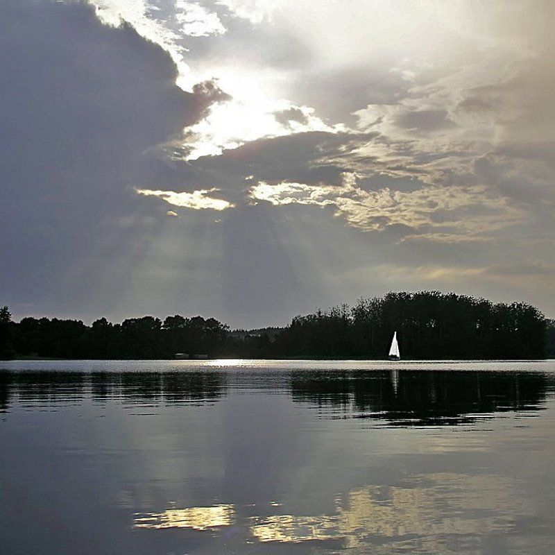 закат, парус, вода Ловя последние лучи... фото превью