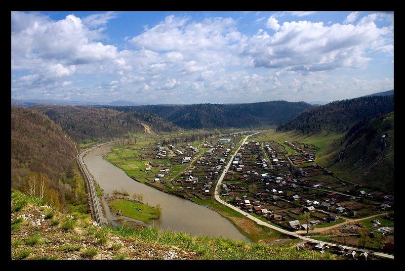 три дороги: автомобильная, ж/д и водная магистраль. три пути фото превью